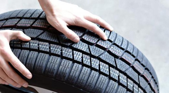 FAQ - Différencier la bande de roulement des modèles saisonniers - centre pneus Autobacs