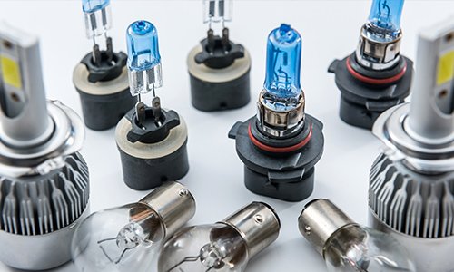 Types d'Ampoules - image de plusieurs ampoules de voiture - centre auto Autobacs